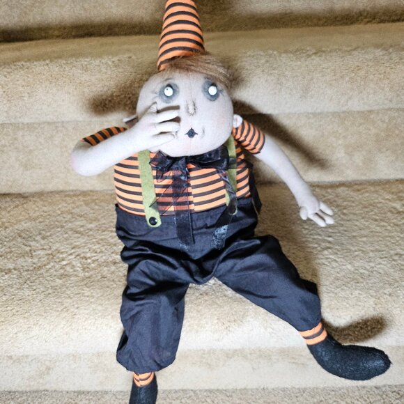 Quin & Queenie Spooky Folk Art Dolls Joe Spencer's Gathered Tradition Collection - Picture 4 of 14